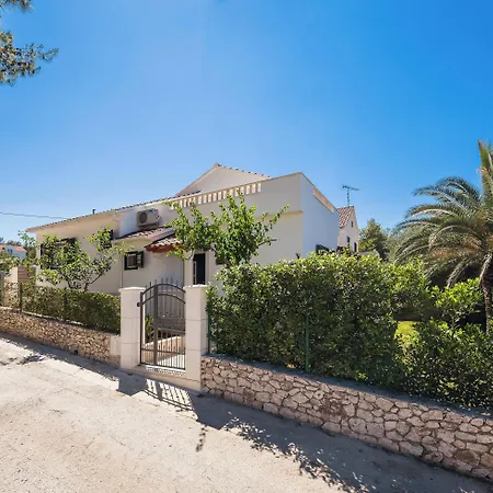 Impeccable 3-bed House In Supetar *