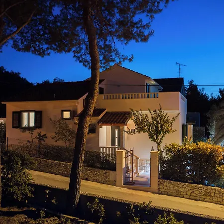 Impeccable 3-bed House In Supetar * Mirce