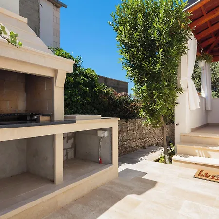 Impeccable 3-bed House In Supetar