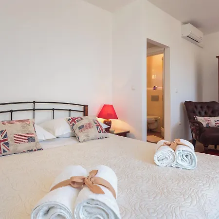 Impeccable 3-bed House In Supetar Dom wakacyjny