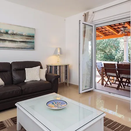 Impeccable 3-bed House In Supetar Dom wakacyjny *
